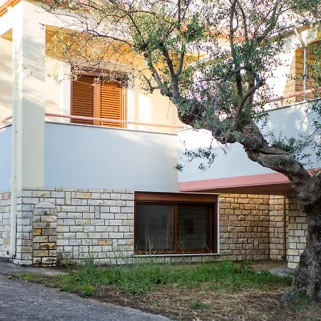 Costa's Garden House