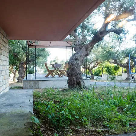 Costa's Garden House Апартаменты