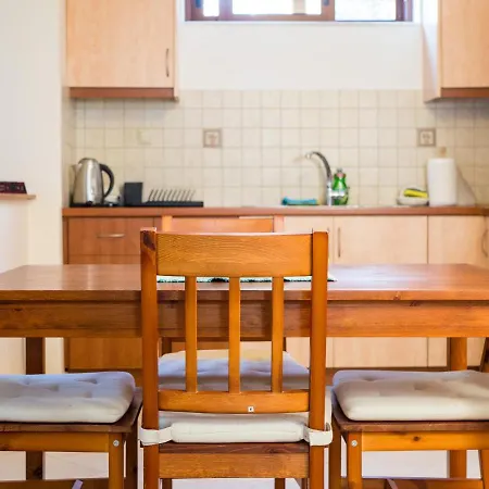 Costa's Garden House Апартаменты Каламата