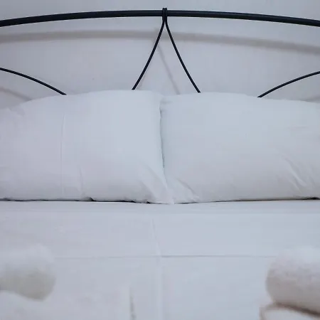 Costa's Garden House * Каламата