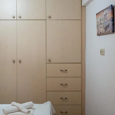 Costa's Garden House Апартаменты Каламата