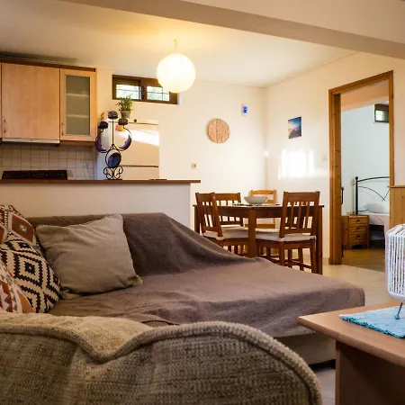 Costa's Garden House Каламата