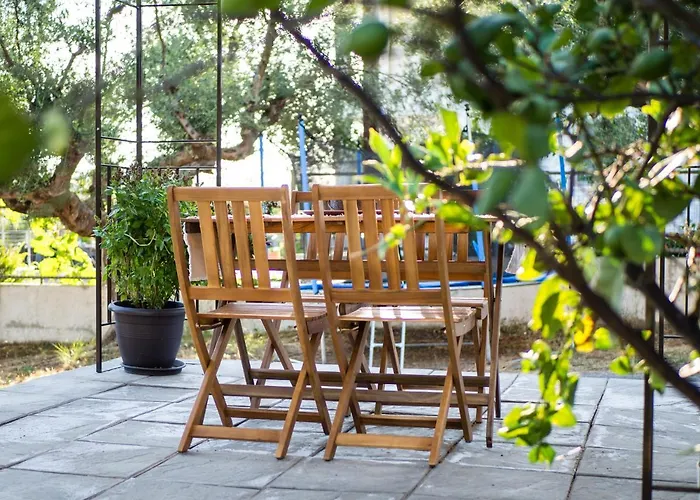 Costa's Garden House